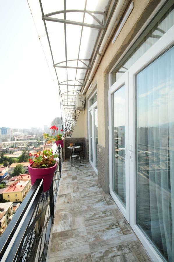 Apartments With A View Of The Trinity Holy บาทูมิ ภายนอก รูปภาพ