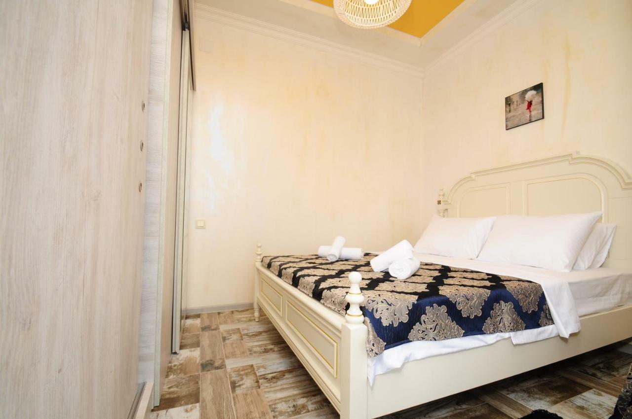 Apartments With A View Of The Trinity Holy บาทูมิ ภายนอก รูปภาพ