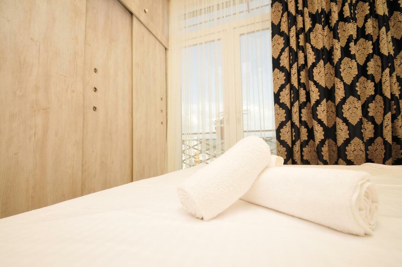 Apartments With A View Of The Trinity Holy บาทูมิ ภายนอก รูปภาพ